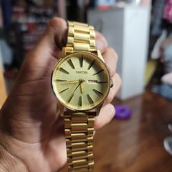 NIXON WATCH !