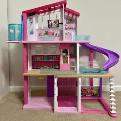 Barbie Dream House (Like New - Barely Used) 