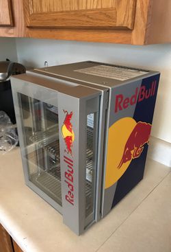 Red Bull Baby Cooler Modell 2020 (mehrere verfügbar)
