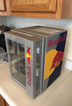 Red Bull Baby Cooler Modell 2020 (mehrere verfügbar)