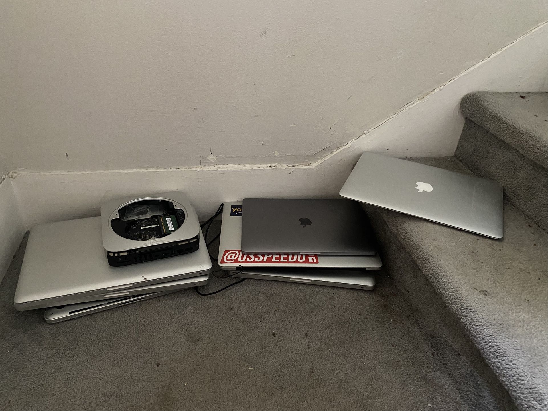 Macbook Lot For Parts