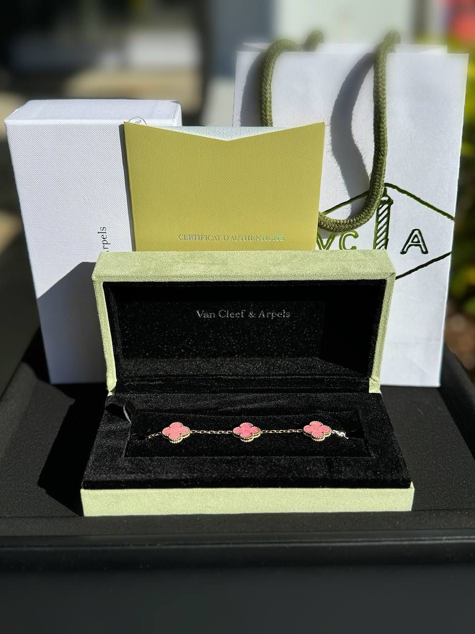 18k yellow gold Pink Van cleef Alhambra style Rhodonite motifs