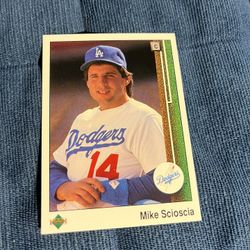 Mike Scioscia 1989 Upper Deck Card #116