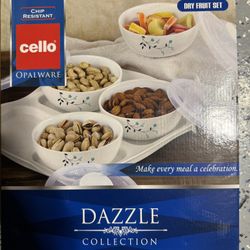Brand New 4 Bowls With Lids And Tray Set Still In Box 