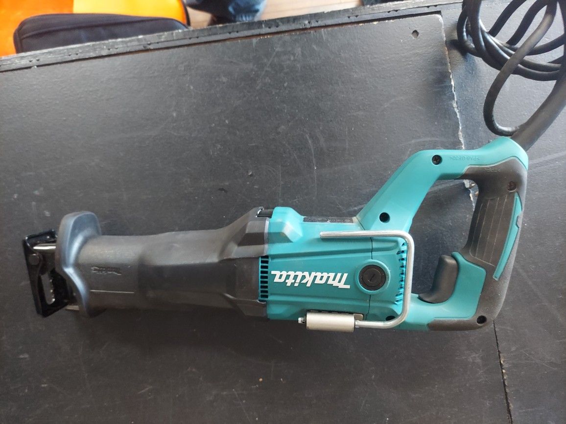 Makita Reciprocating Saw 