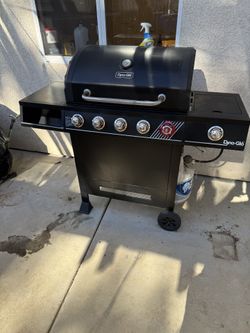 Dyna-glo Bbq Grill & Propane Tanks