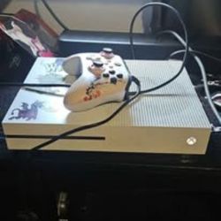 Xboxs One S And Xbox 360
