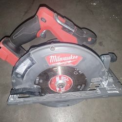 Milwaukee Circular Saw