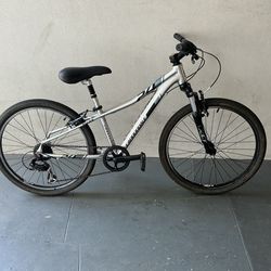 BICYCLE CANNONDALE 7 SPEED SIZE 24 BRAND NEW