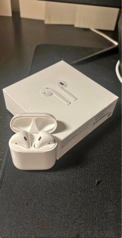 Apple AirPods 2nd generation Wireless Charging case
