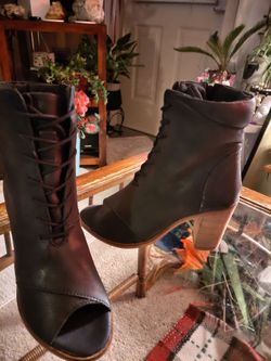 Shoues