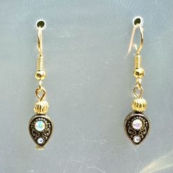 🟤 Beautiful gold tone faux diamond tear drop shape beaded earrings