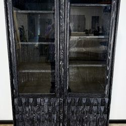 Custom-made Luxe Showcase Cabinet (Black/ gold)