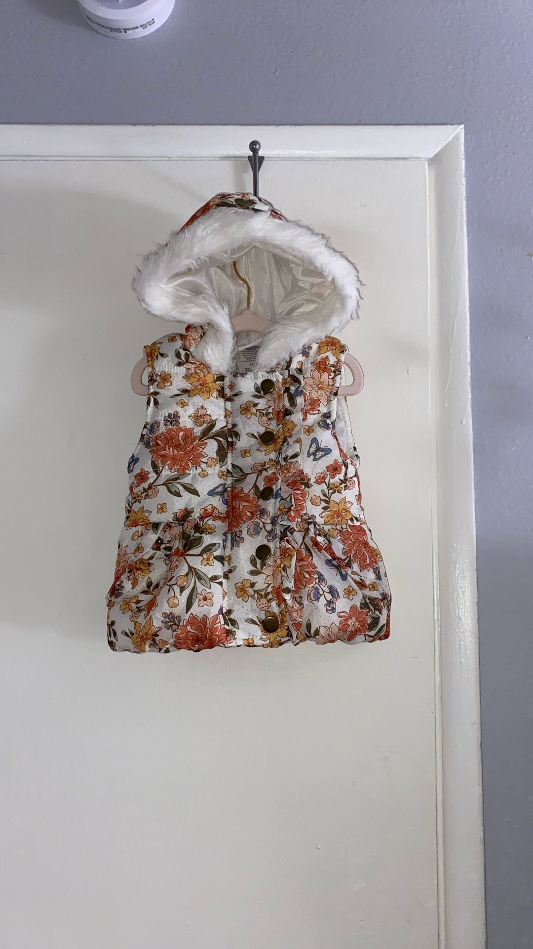 Faux Fur  Hooded Vest / Chaleco  De Invierno