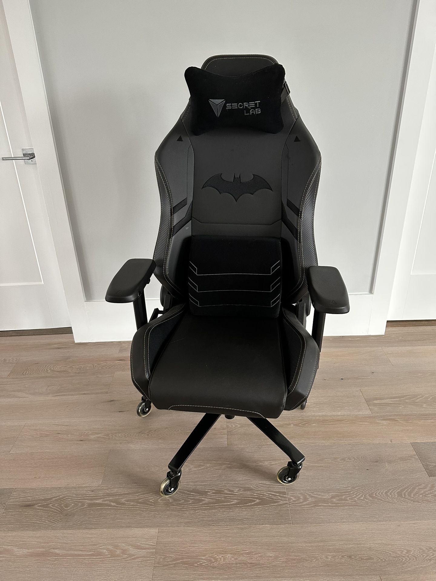 Secretlab Omega 2020 Dark Knight Gaming Chair