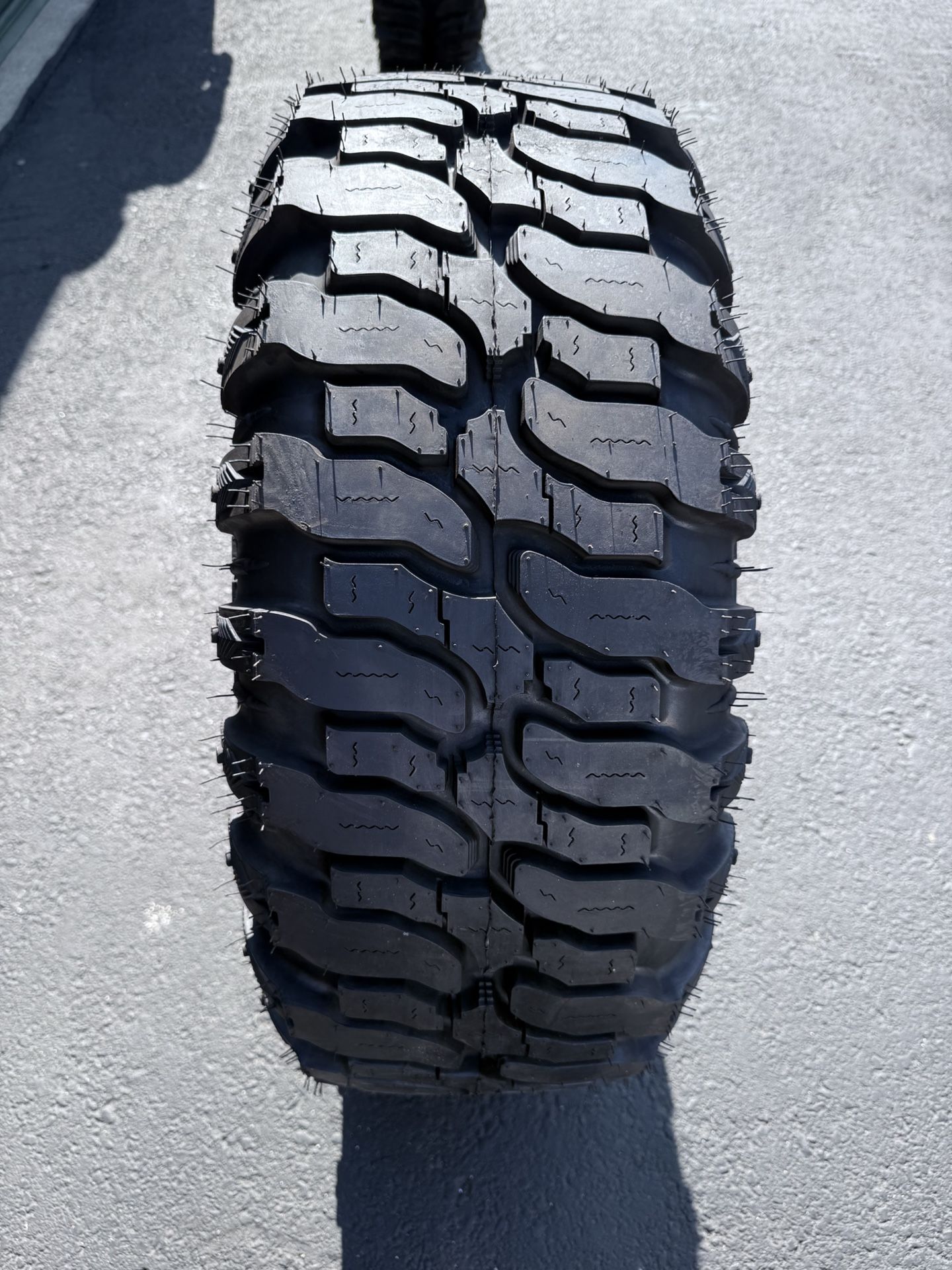 (1) 35x12.50R20 Super Swamper Interco