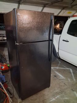 GE Black Fridge
