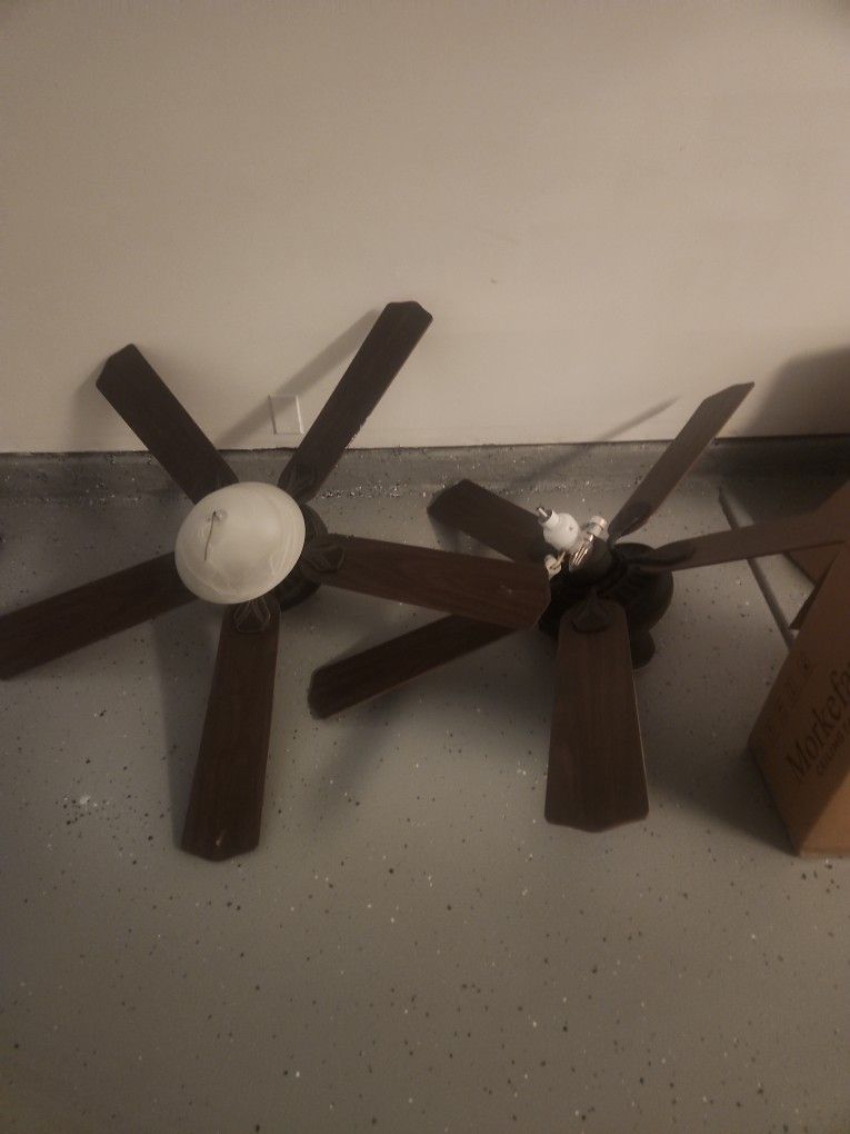 2 Celling Fan And I Chandelier