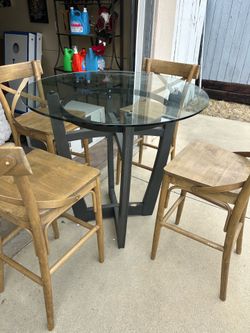 Dining Table & 4 chairs