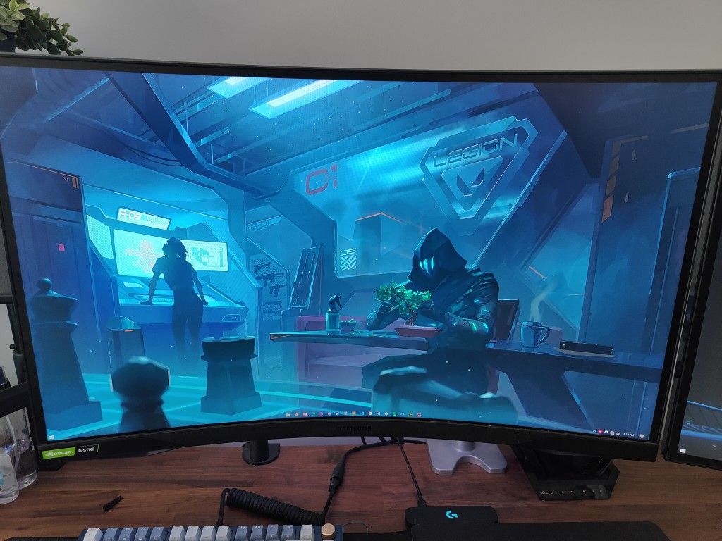 Samsung 27" Gaming Monitor 240hz 1440p GSYNC