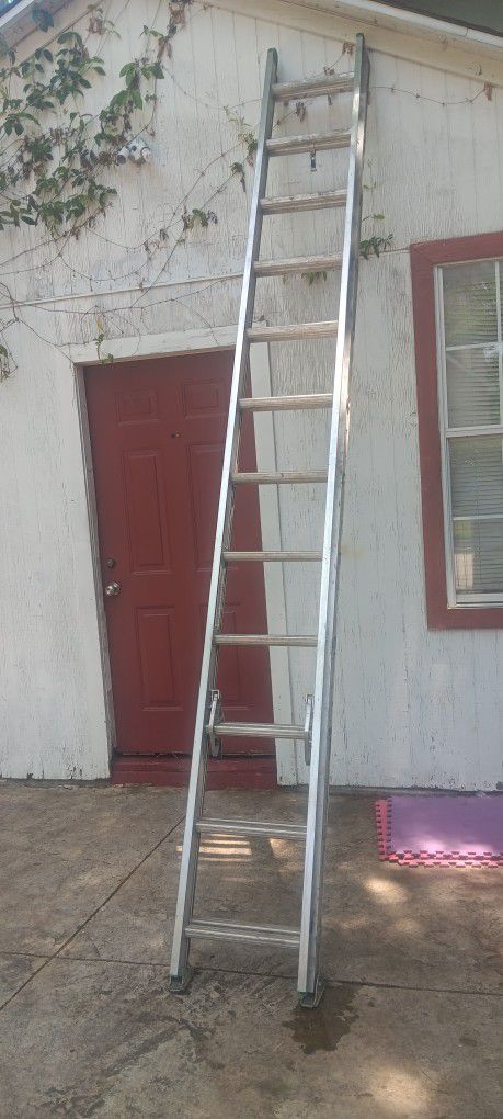 Werner 24 ft ladder
Located (5900 Lewis st Dallas TX 75206
No holds and cross posted