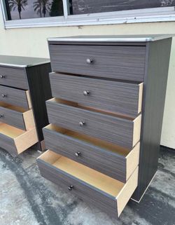 Five drawers dresser