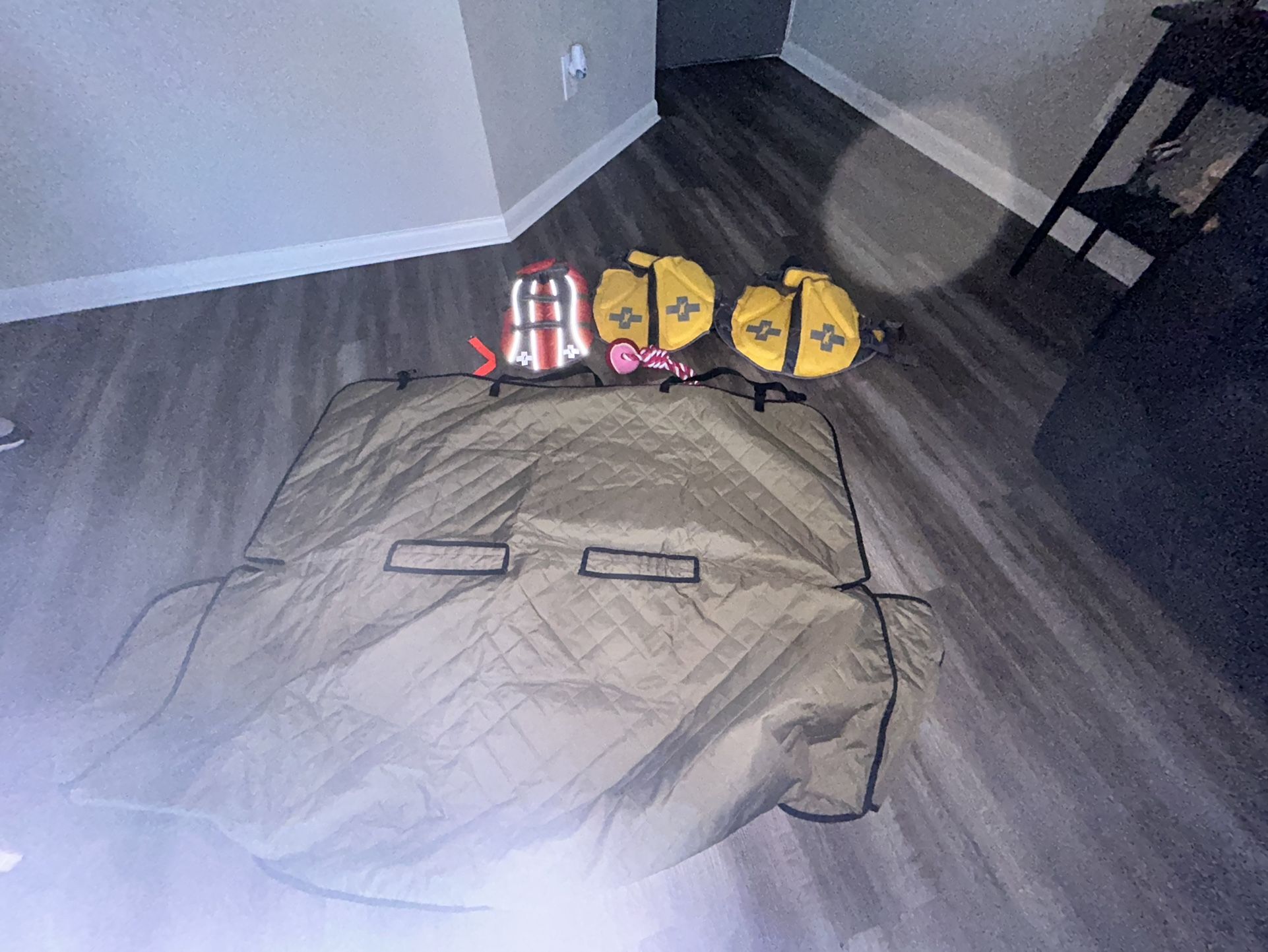 Dog Life Vest Three Of Them And Back Seat Protected For Car 