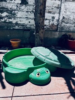 Water or sandbox