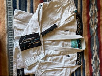 Albino & Preto Liquid Flow BJJ Gi - Size A1L