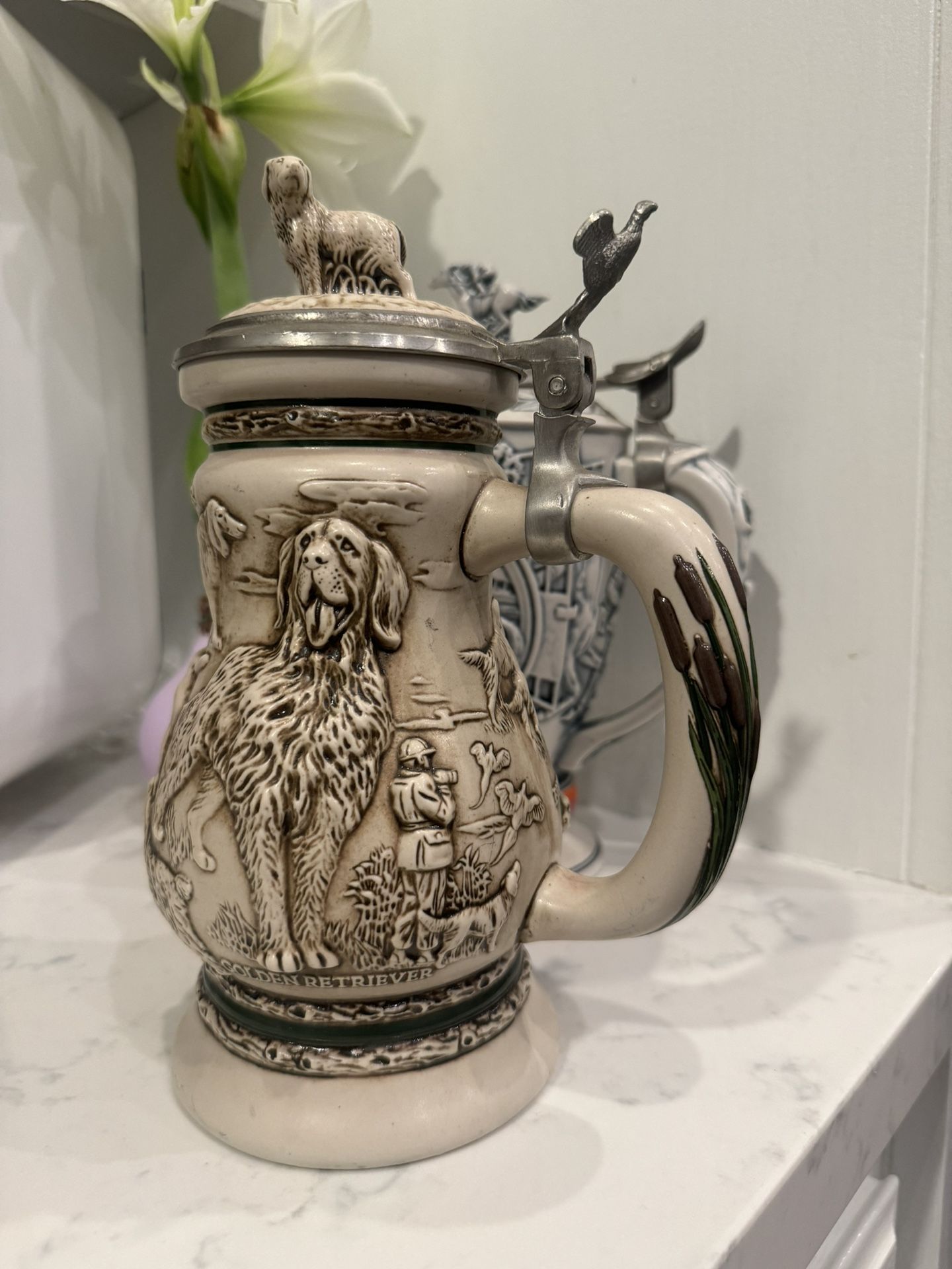 Vintage 1991: 🐕  AVON Special Outdoor Dogs Beer Stein -Made In Brazil 