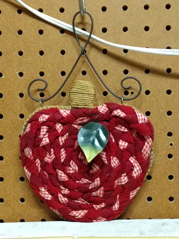 Hanging Red Apple Wall Art 10 X 6 Country Kitchen Decor Teacher Hanging Red Apple Wall Art 10 X 6 Country Kitchen Decor Teacher Gift Or Pickup Only See Description Below For In Phoenix Az Offerup
