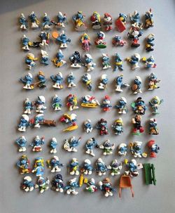 Vintage Smurf figurines - 76 total