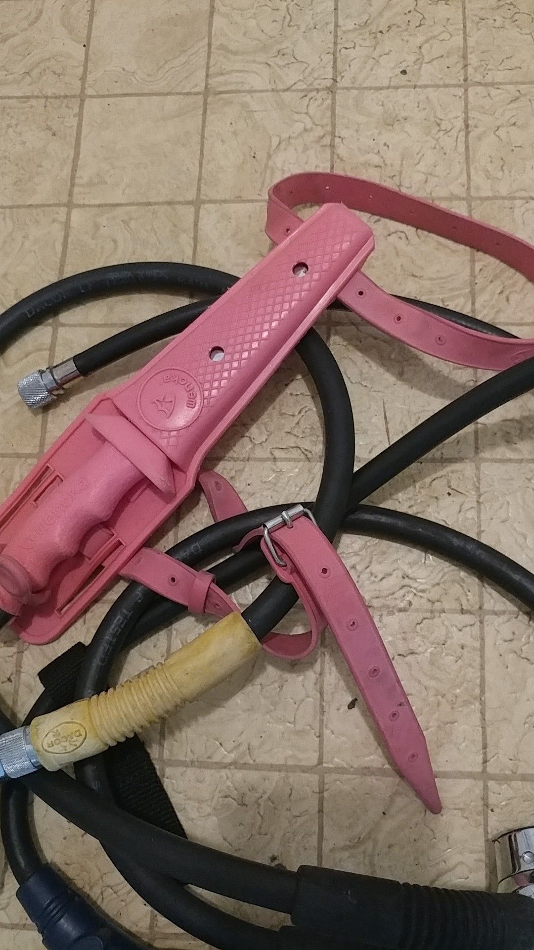 Dacor Pacer scuba first stage , DACOR XP pink regulater, DACOR XP yellow octopus, DACOR gauge