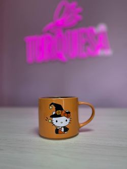 🧙🏻♀️ hello kitty mug