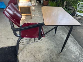 SCHOOL DESK