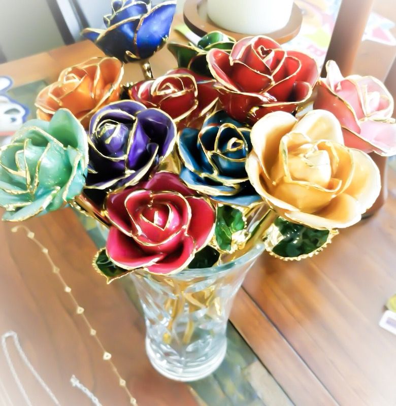 12 Steven Singer 24K Gold Dipped Roses