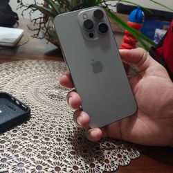 iPhone 15 Pro Max (UNLOCKED) 1T