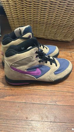 Vintage 90s Nike Caldera Hiking Boots 9.5