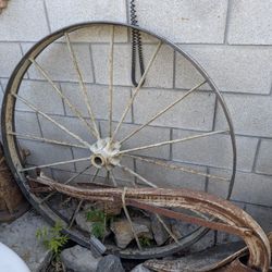Antique Wheel With Hub