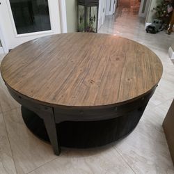 Beautiful round coffee table 