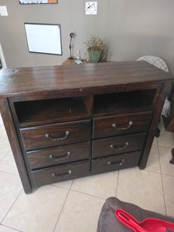 Dresser