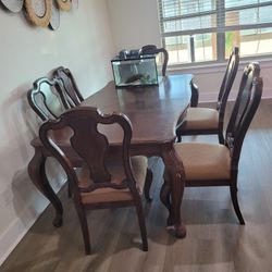 Traditional Style Dining Table With Chairs (Price Negotiable)