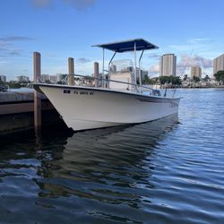 2001 18’ MayCraft Center Console Boat