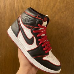 Air Jordan 1 “Bloodline” Size 10