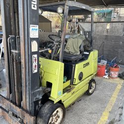 Forklift CLARK