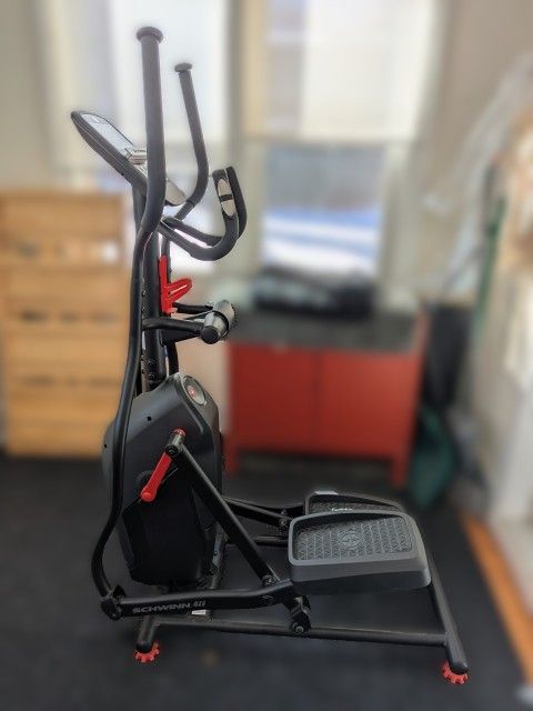 Schwinn 411 Elliptical Machine