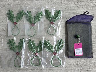 Bombay Duck London Beaded Holly Napkin Rings – Set of 6 – Christmas Table Decor – New in Organza Bag