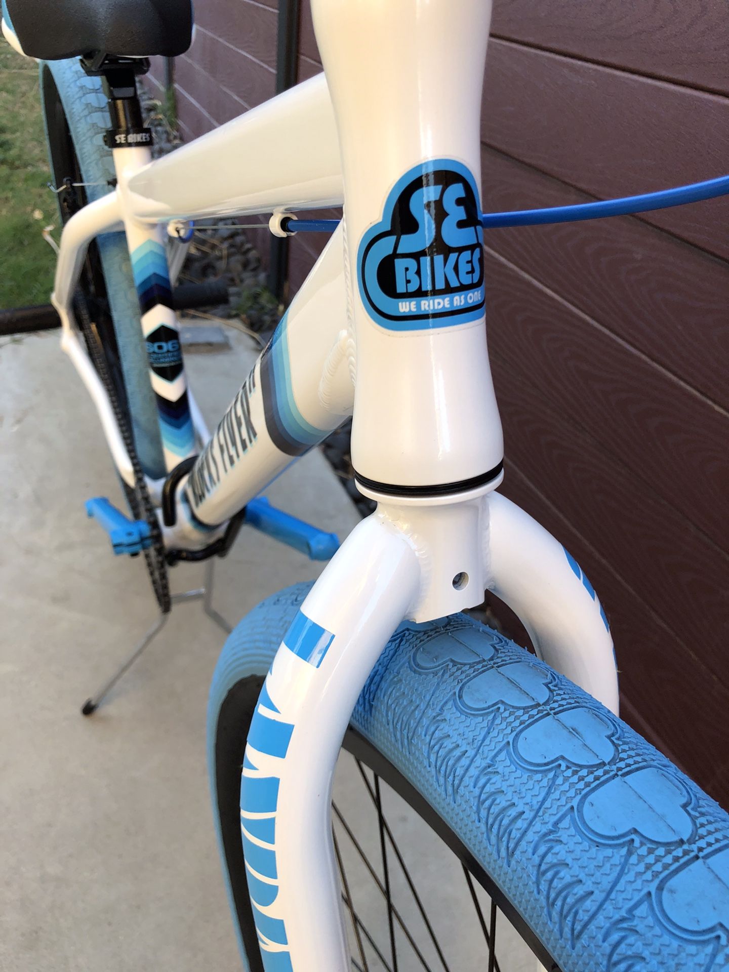 SE Blocks Flyer 26” White for Sale in Fontana, CA - OfferUp