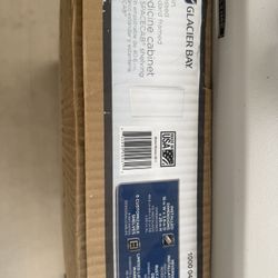 🛠 Glacier Bay Medicine Cabinet (New) 