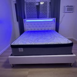 Queen Bed Platform Bed W/ Charging Station & Built-In LED Lights/mattress Included. 💢 Cama Queen Size Con Luz Led  / Colchon Incluido / Color Blanca